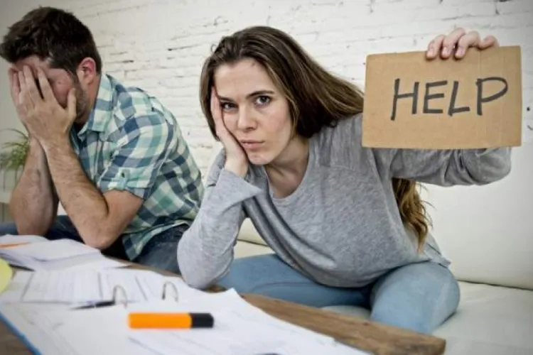 Peste 60% dintre tinerii din România s-au plictisit acasă în pandemie. 50% și-au pierdut încrederea și motivația   