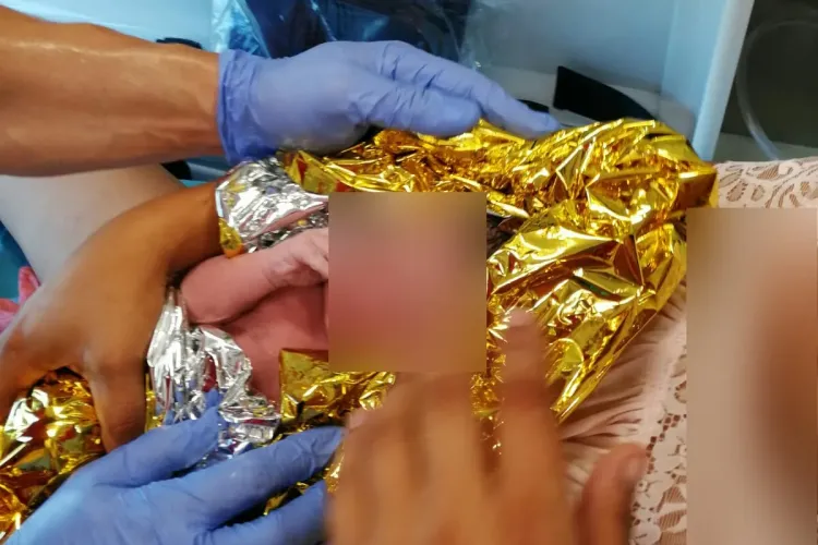 O clujeancă a născut în mașina SMURD - FOTO   