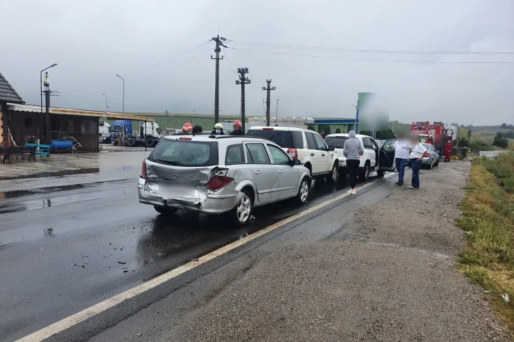 Accident în lanț pe A3, în Turda. Un TIR și 4 mașini au fost implicate FOTO