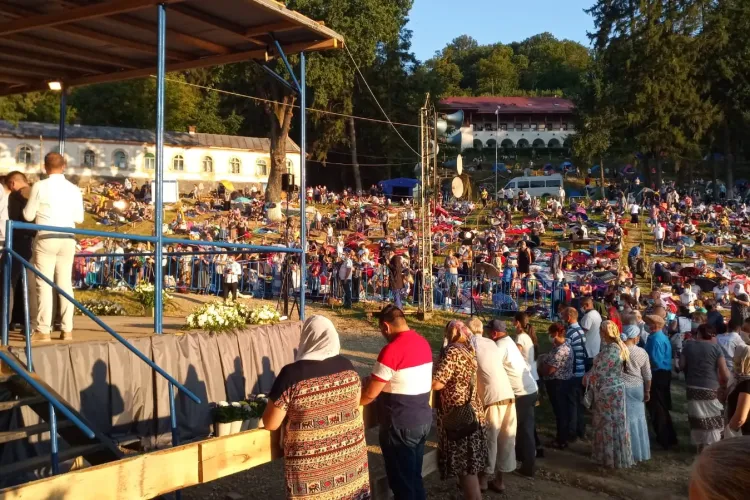 7.000 de credincioși au fost în cele cinci zile la Mănăstirea de la Nicula   