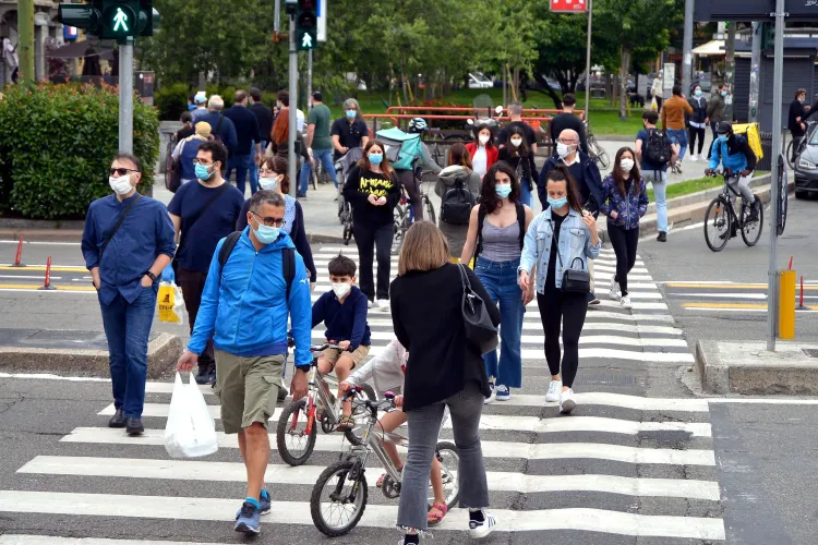 În starea de urgență cauzată de COVID 19, tinerii au renunțat la distracții, au cumpărat online și au făcut economii - STUDIU