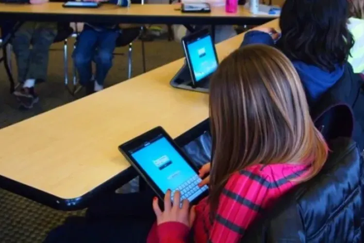 Ministrul Educației cere demiterea președintelui ONAC pentru că a BOICOTAT proiectul de achiziție a 250.000 de tablete