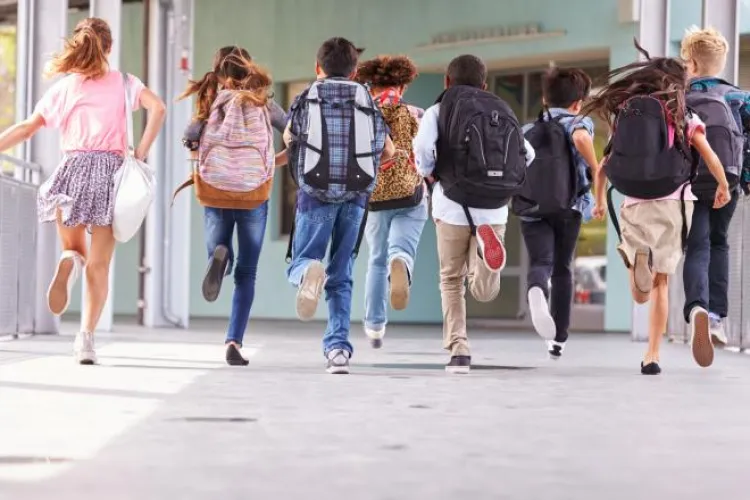 Scenarii pentru începerea școlii pe 14 septembrie. Ce se întâmplă dacă apar cazuri de Covid