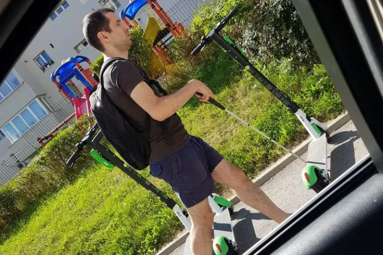 Alo, Primăria! Nevăzătorii se împiedică de trotinetele electrice de pe trotuar. A cui e această afacere? - FOTO