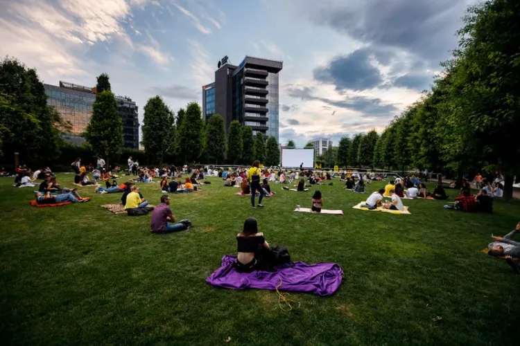 Iulius Mall Cluj, polul distracției: stand-up comedy susținut de Cătălin Bordea, Movie Nights și alte surprize