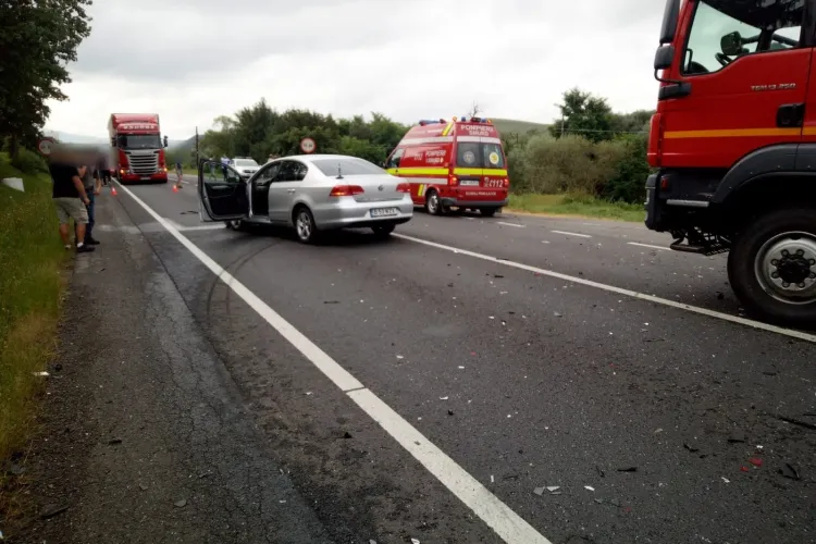 Accident în lanț în comuna Mihai Viteazu. Vinovatul era băut - FOTO