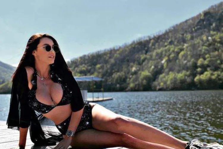 O absolventă de drept din Cluj face furori printre fotbaliști - FOTO