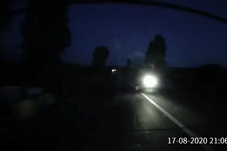 ”Donator de organe în acțiune la Cluj” - Depășire riscantă făcută noaptea de un biker - VIDEO