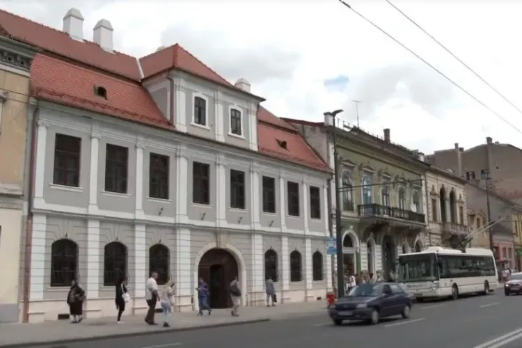 Elevii de la Școala Gimnazială ”Ioan Bob” Cluj merg la școală în două schimburi   