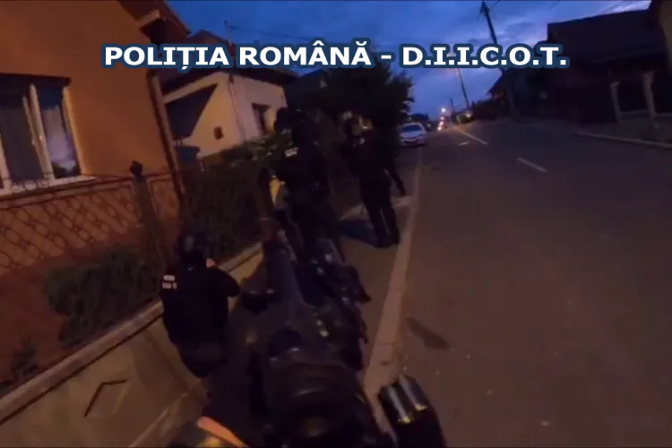 Cluj: Fost șef la Combaterea Criminalității Cluj, monta microfoane și șantaja patronii din Cluj. Unul a fost oprit cu armele în trafic - VIDEO