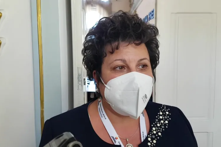 Marinela Marc, șefa Inspectoratului Școlar Cluj: Dacă un director cere bani de la părinți pentru dezinfectanți, să își dea demisia   
