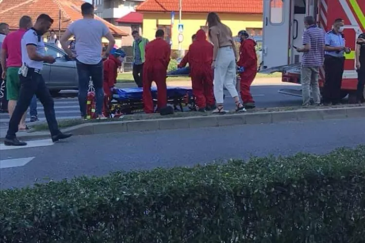 Accident pe Calea Turzii, la intersecție cu Observatorului! Femeie lovită pe trecerea de pietoni - FOTO