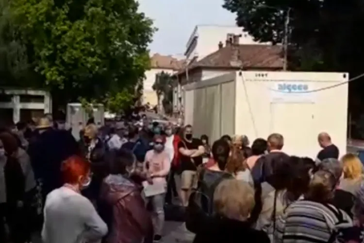 COPAC: Bolnavii cronici îi cer ministrului Sănătății să le asigure acces la tratament fără cozi și teama de coronavirus