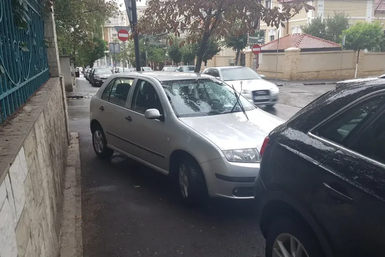 Haos cu parcările in Andrei Mureșanu. Cum sa fii așa nesimțit? - VIDEO