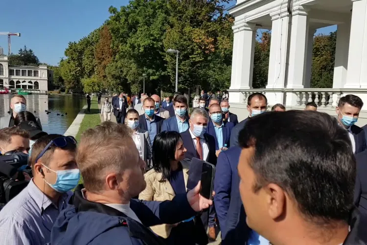 Extremistul Mărincuș a făcut scandal la vizita premierului Orban la Cluj: Haideți să vedem bolnavii de coronavirus care nu există - VIDEO