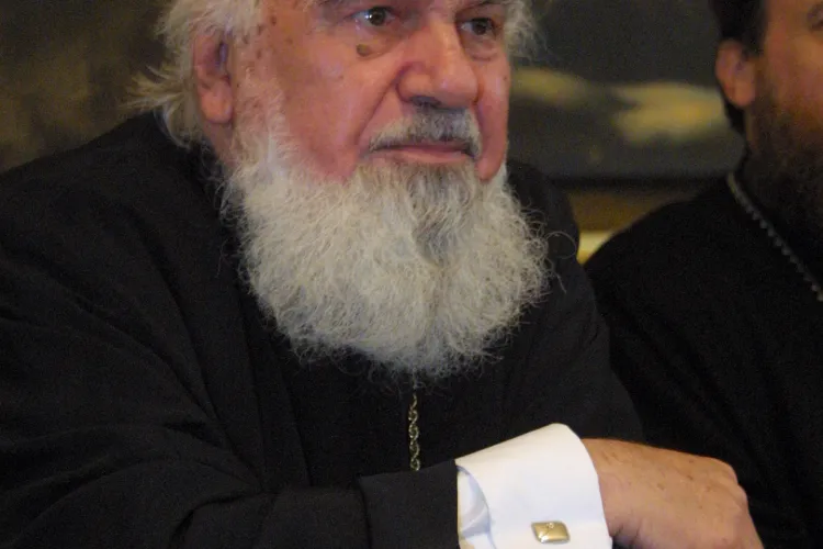 Fundația ”Mitropolitul Bartolomeu” oferă 34 de burse pentru anul şcolar şi universitar 2020-2021    