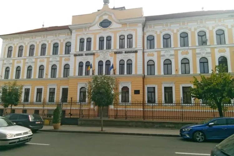 Liceele Andrei Mureșanu din Dej și Petru Maior din Gherla, închise după îmbolnăvirea cu COVID-19 a mai multor elevi   