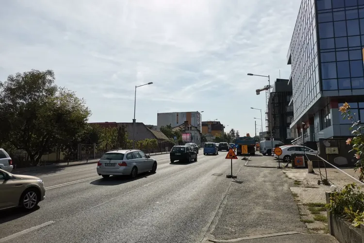 Se face trecere de pietoni cu buton  la stația de autobuz de pe Calea Turzii: E campanie - FOTO