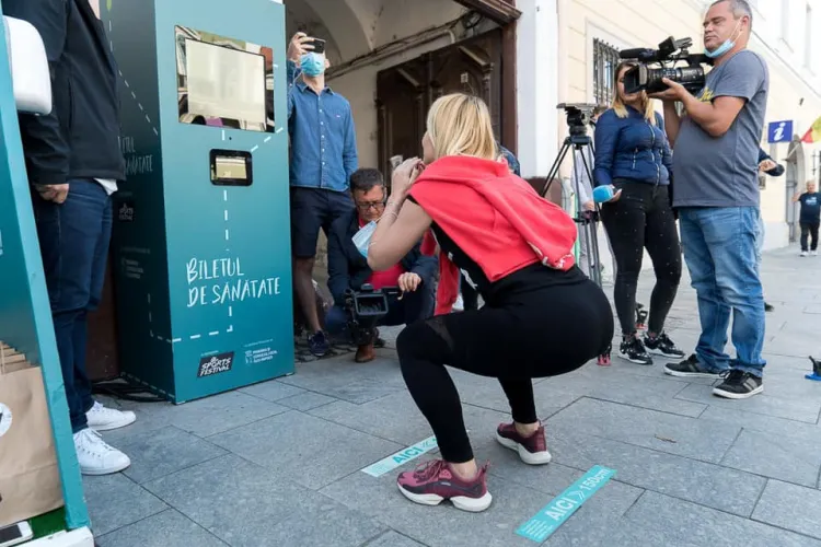 La Cluj-Napoca s-a lansat automatul care îți dă un bilet de autobuz, dacă faci 20 de genuflexiuni - FOTO   