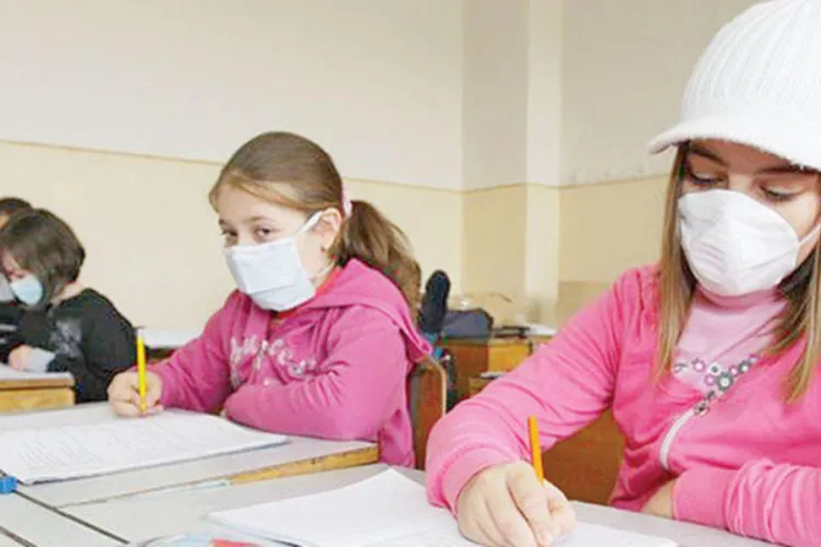 Câți elevi clujeni au COVID 19 și câte cadre didactice   