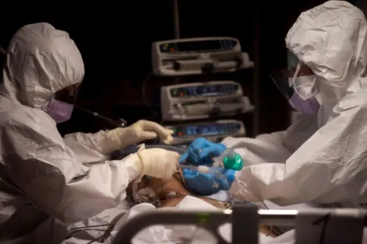 Numărul deceselor cauzate de COVID a scăzut ușor: 27 de persoane au murit în ultima zi