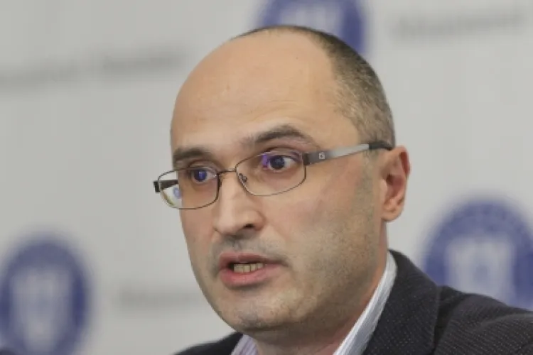 Medic: Cei care nu cred sau nu poartă mască să nu vină la spital dacă fac Covid! Să se trateze cu terapii alternative   