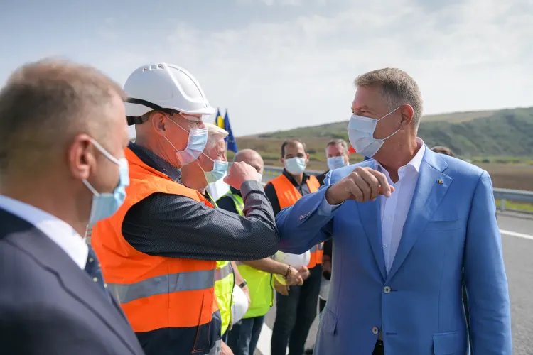 Iohannis este nemulțumit de ritmul construcției de autostrăzi: Trebuie să lucrăm mai repede   