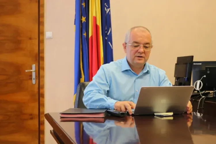 Emil Boc cere ajutorul clujenilor să nu ajungă să închidă restaurantele: Virusul COVID-19 e cât se poate de real