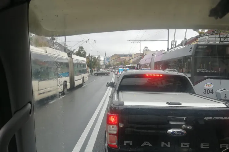 Haos în traficul clujean! Boc amenință firma Diferit: Dacă întârzie, în vecii vecilor nu mai lucrează la Cluj