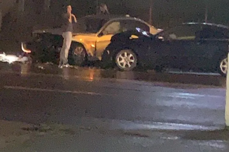 Accident pe Bulevardul Muncii. ”BMW -ul e vinovat. O domnișoară a leșinat!” - FOTO