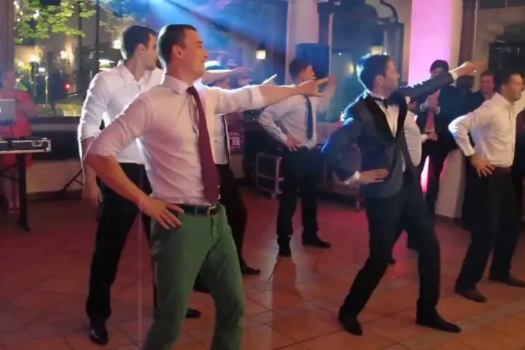 Restaurantele, barurile vor putea deschide în interior. La fel și teatrele și cinematografele. Care sunt condițiile