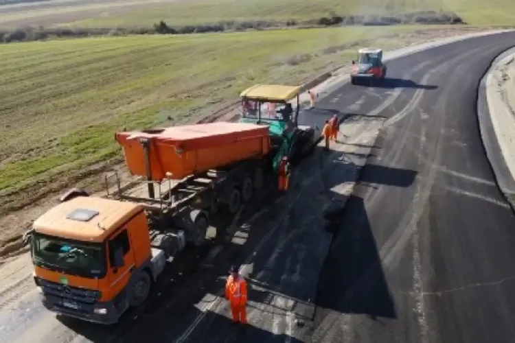 Ministrul Transporturilor: Vrem să recepționăm anul acesta încă 43 km de autostradă   