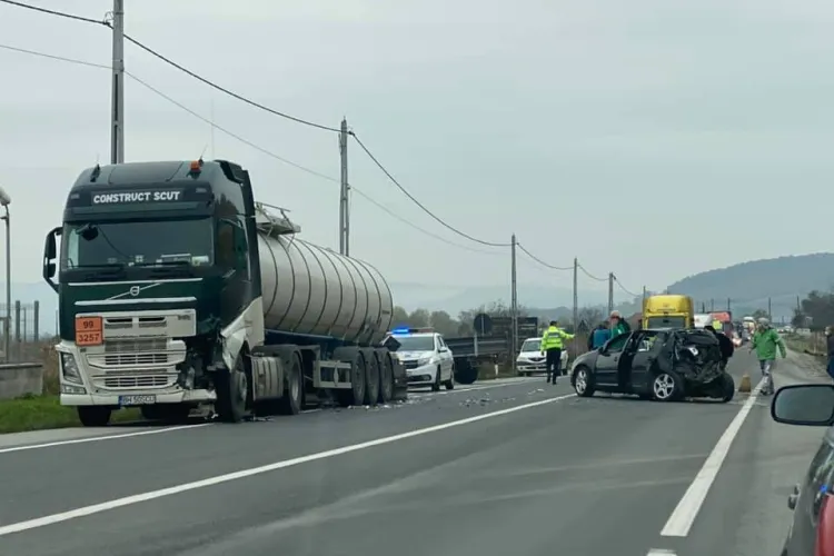Accident cu trei mașini la Nima. O persoană a fost rănită