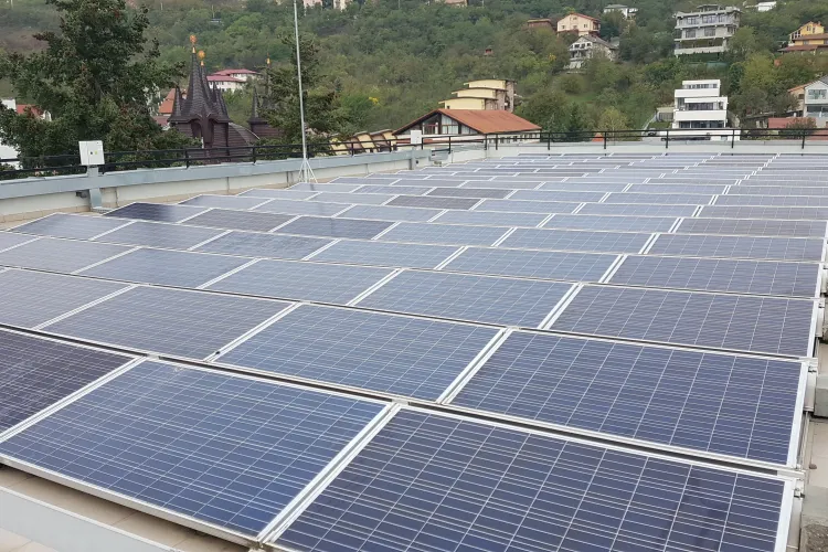 Clujul inovează și construiește un parc fotovoltaic experimental pe 2,5 hectare, în Dealul Lomb. Se va cerceta eficiența energiei solare în zona Clujului