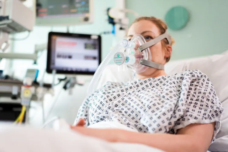 Avertisment medical: COVID-19 și-a modificat evoluția. Se vindecă mai greu