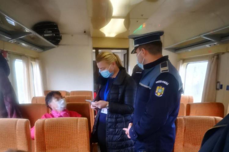 CLUJ: Razie în trenuri pentru a se verifica purtarea măștilor de protecție. Zeci de călători au fost amendați FOTO