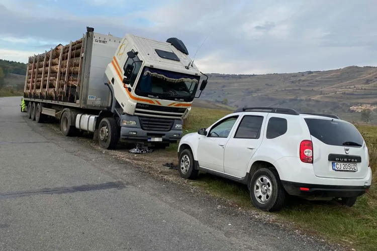 Transporturi ilegale de lemne depistate la Cluj. S-au dat amenzi de aproape 11.000 de lei