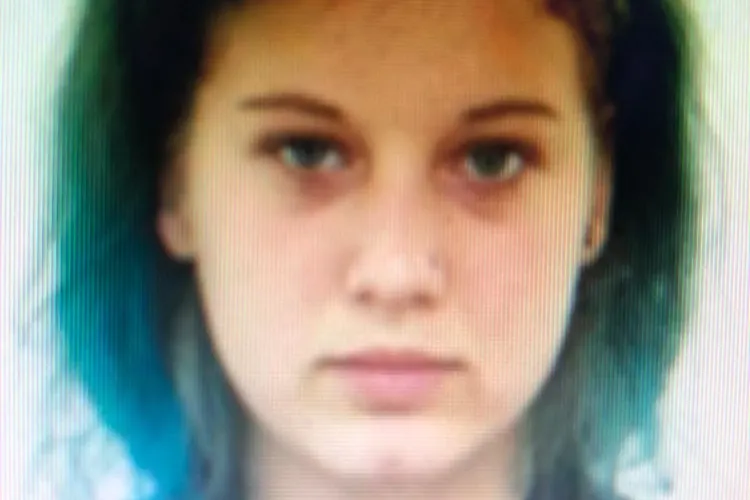 UPDATE: A fost găsită/CLUJ: O adolescentă de 16 ani a dispărut de acasă. Ați văzut-o? FOTO