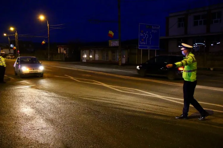 Zeci de clujeni amendați într-o singură seară pentru că au ieșit din casă după ora 23:00