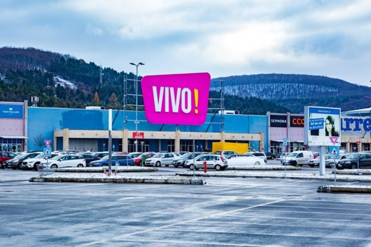 Terasa de la VIVO Cluj, închisă de poliție vineri seara