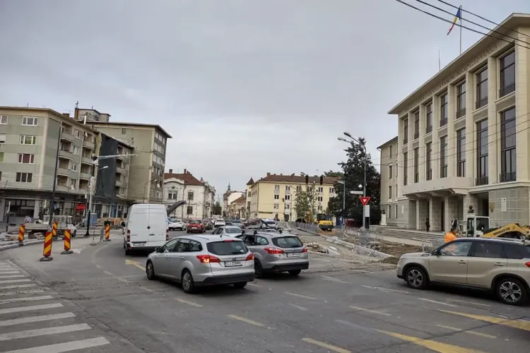 Boc cere șoferilor să evite Piața Lucian Blaga și str. Napoca și oferă trasee alternative - FOTO