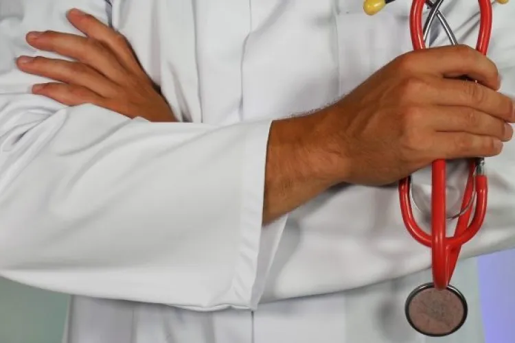 Medic de familie din Cluj către pacient: ”Fuck you!” Omul, cetățean străin, ceruse un simplu concediu medical - EXCLUSIV