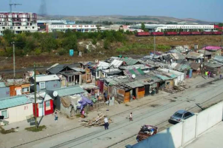 Peste 30 de locuințe sociale vor fi cumpărate pentru oamenii de la Pata Rât    