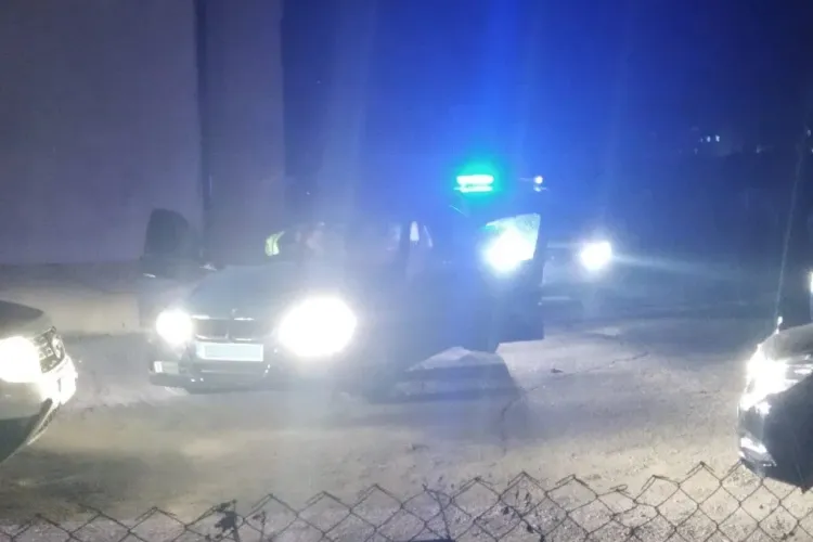 BMW urmărit de poliție în Florești. Doi puști de 17 ani au fost reținuți