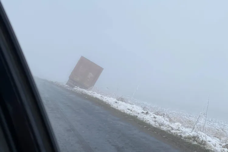 Accidente în lanț între Gheorgheni și Aiton. Drumul a fost tratat cu o soluție care îl face patinoar