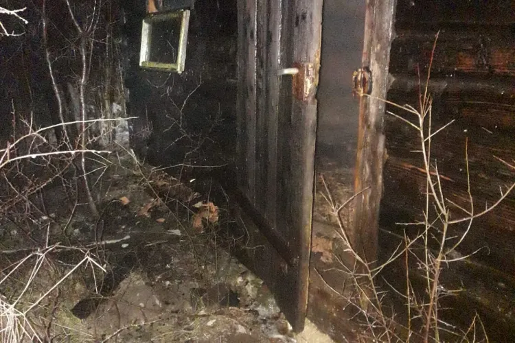 Incendiu la o casă din Chinteni. Totul a pornit de la o țigară FOTO