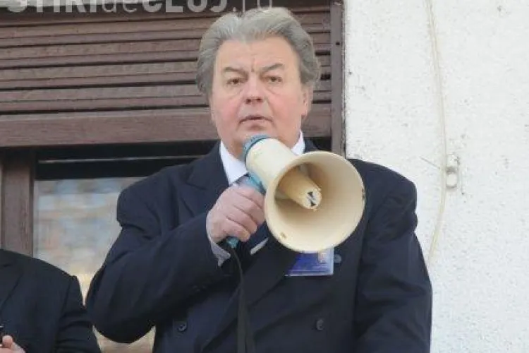 Vadim Tudor va scrie versuri pentru manelistii lui Dan Bursuc!