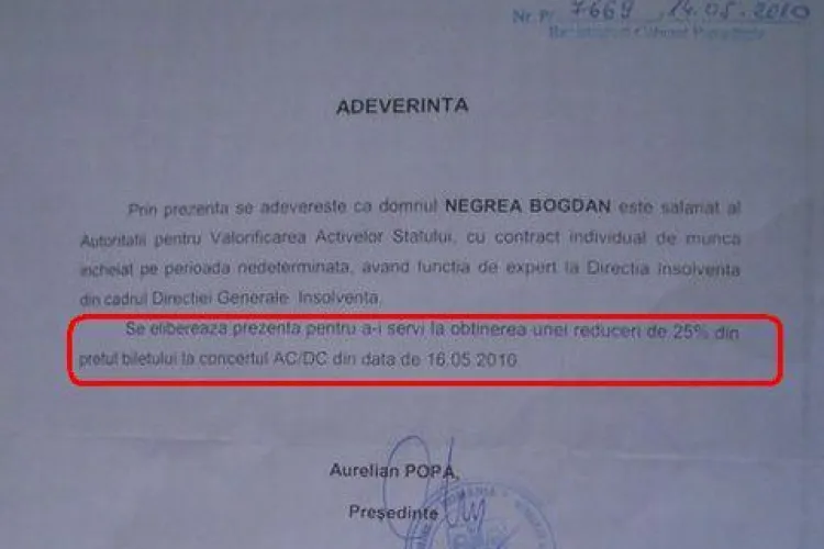 Angajatii AVAS au cerut adeverinte de la serviciu pentru a intra cu reducere la concertul AC/DC
