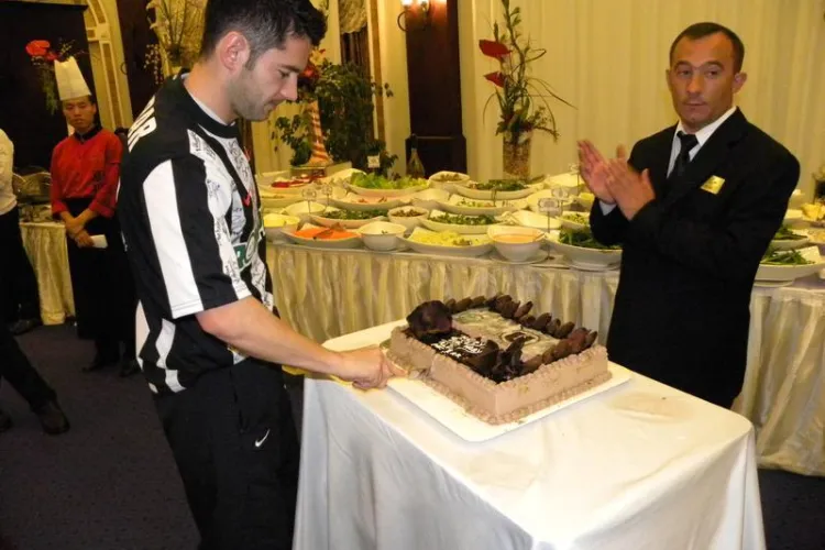 Mijlocasul Universitatii Cluj, Alex Pacurar, sarbatorit in Antalya: "O sa facem treaba buna la U"