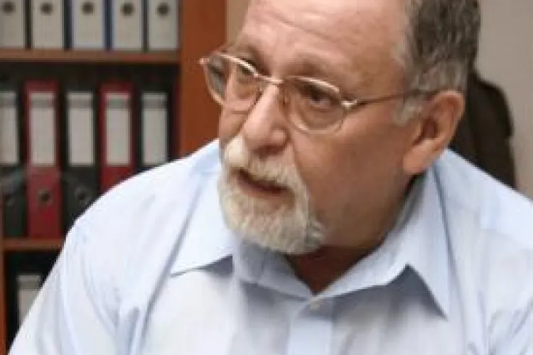 Profesorul Michael Shafir, de la UBB Cluj, returneaza medalia primita de la Traian Basescu! VEZI de ce!